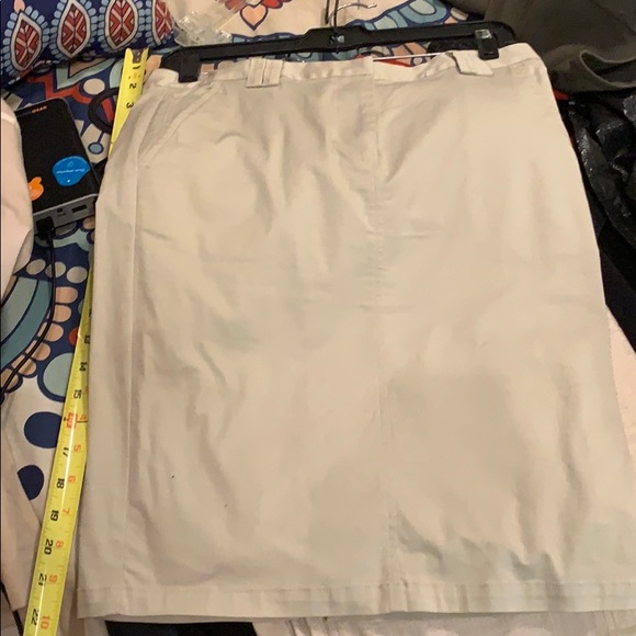 Nice khaki stretchy skirt - Picture 1 of 4